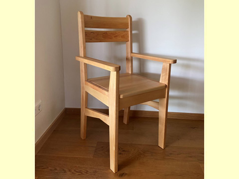 Massivholzstuhl CLASSIC-HARMONIE mit Armlehnen Erle massiv