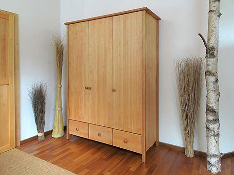 Naturmöbel Schrank LIVORNO dreitürig - Erle massiv