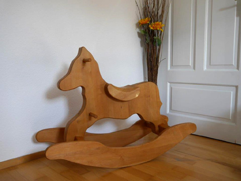 Schaukelpferd Schaukelpferd